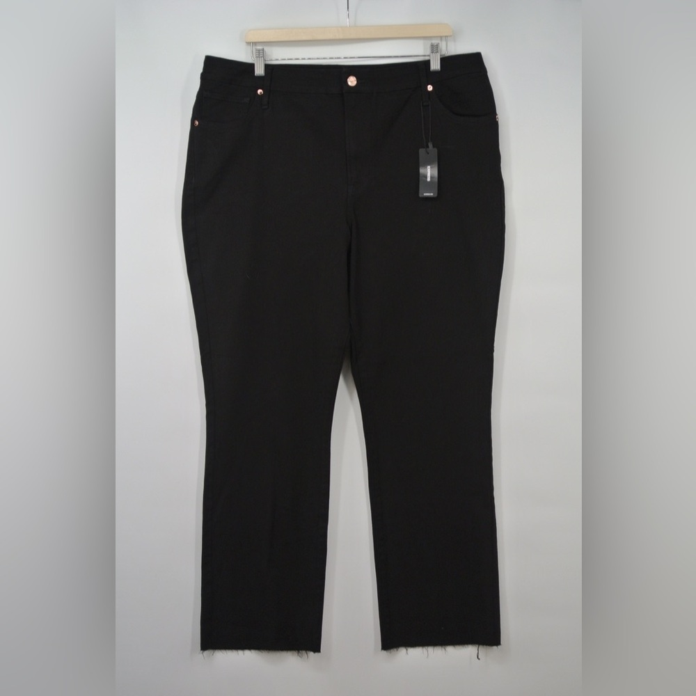 Express ✨NWT🖤 Cropped Flare Black Pants‎ 🎯 FLEXX Hyper Stretch